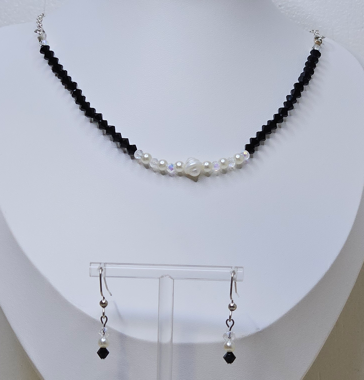 Natural White Mother of Pearl Swirl Beads