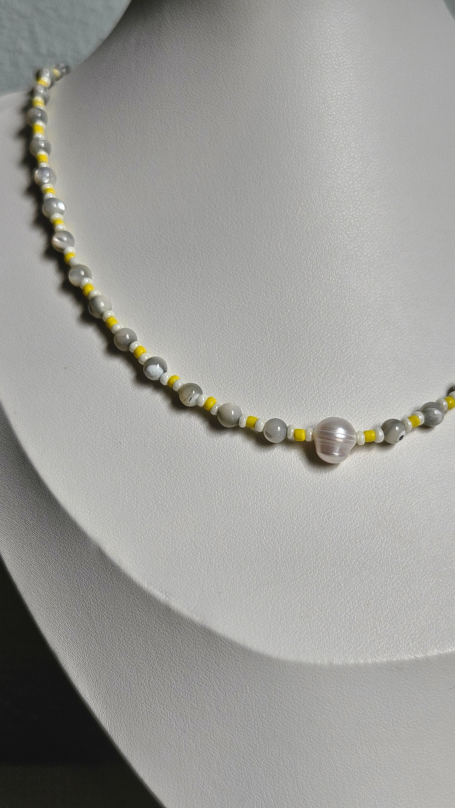 Light Gray Mother of Pearl Round Beads Necklace Real River Pearl Pendant