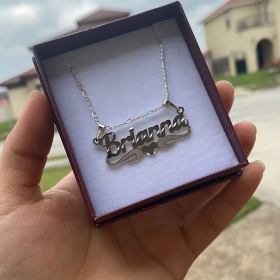 Cursive Nameplate Necklace, Diamond cut Finish, Underlining Middle Heart Name